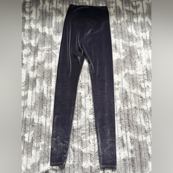 Wilfred Free Aritzia Daria Velvet legging Size Small - Picture 3 of 10